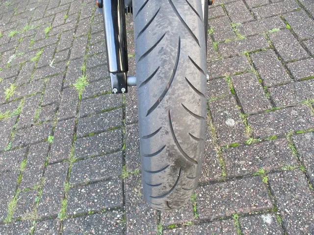 Moto guzzi - motorfiets - v7 iii stone - motorfiets - afbeelding 9 van  13
