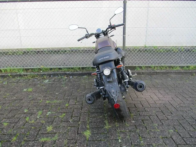 Moto guzzi - motorfiets - v7 iii stone - motorfiets - afbeelding 2 van  13
