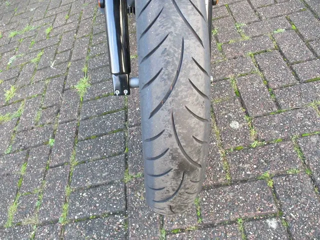 Moto guzzi - motorfiets - v7 iii stone - motorfiets - afbeelding 9 van  13