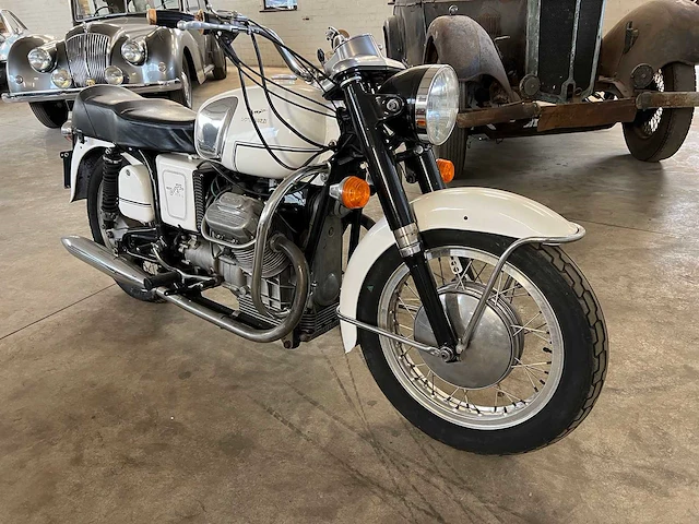 Moto guzzi - v7 - motorfiets - 1968 - afbeelding 14 van  20