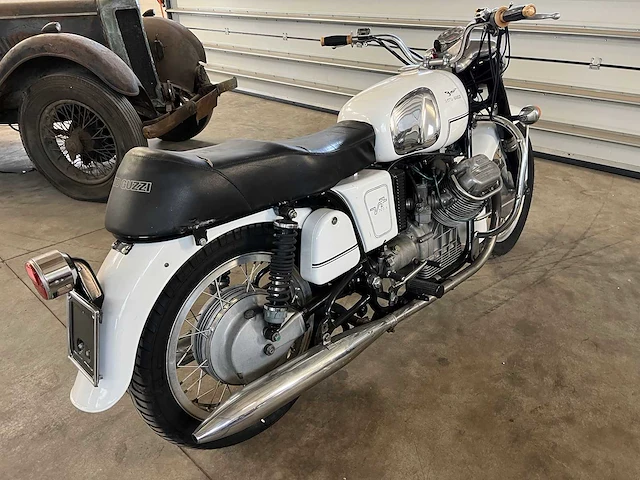 Moto guzzi - v7 - motorfiets - 1968 - afbeelding 16 van  20