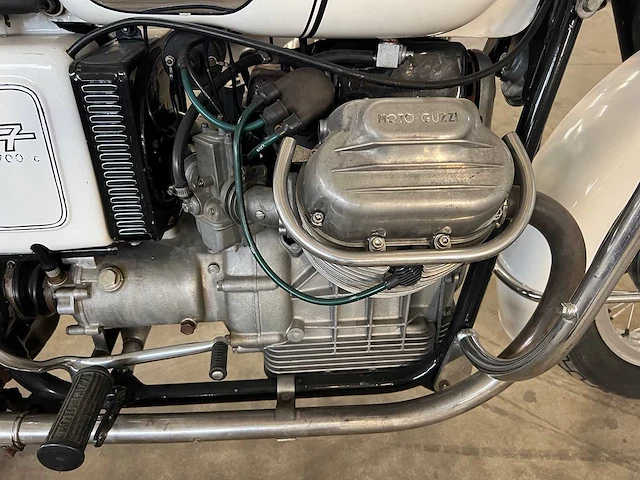 Moto guzzi - v7 - motorfiets - 1968 - afbeelding 18 van  20