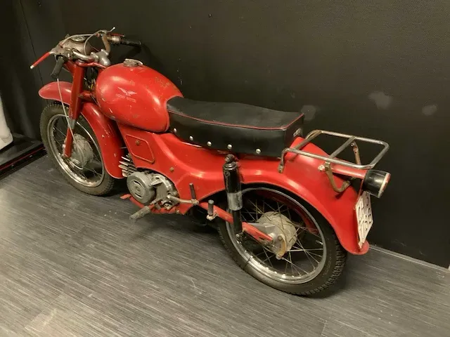 Moto guzzi classic motorfiets - afbeelding 7 van  13