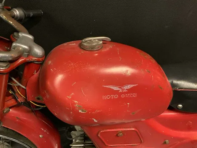 Moto guzzi classic motorfiets - afbeelding 11 van  13
