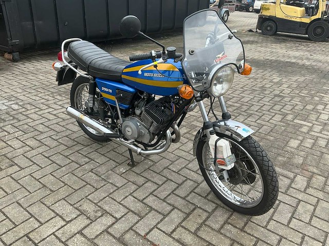 Moto-guzzi motorfiets - afbeelding 1 van  13
