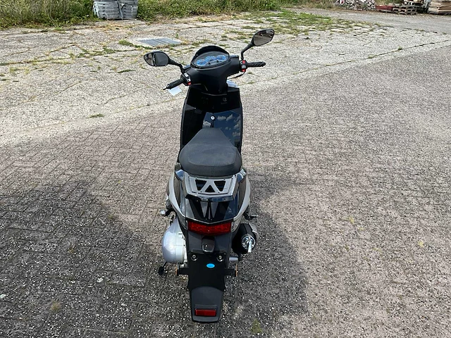 Motom dolce vita 125 motorfiets - afbeelding 6 van  11