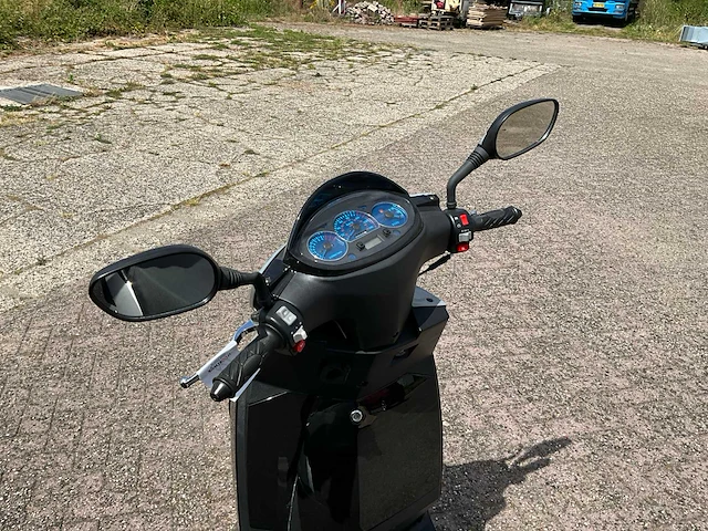 Motom dolce vita 125 motorfiets - afbeelding 8 van  11