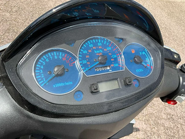 Motom dolce vita 125 motorfiets - afbeelding 9 van  11