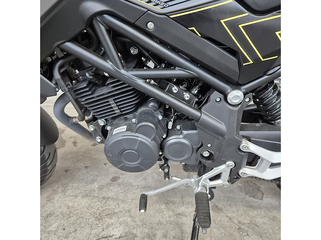 Motor benelli, tour tornado naked t 125, bouwjaar 2025 - afbeelding 15 van  25