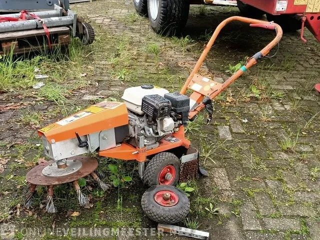 Motor borstel machine l nimos, mug, bouwjaar 2000 - afbeelding 1 van  5