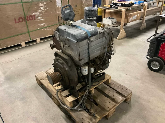 Motor deutz - afbeelding 1 van  4