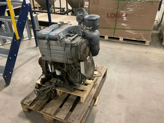 Motor deutz - afbeelding 2 van  4