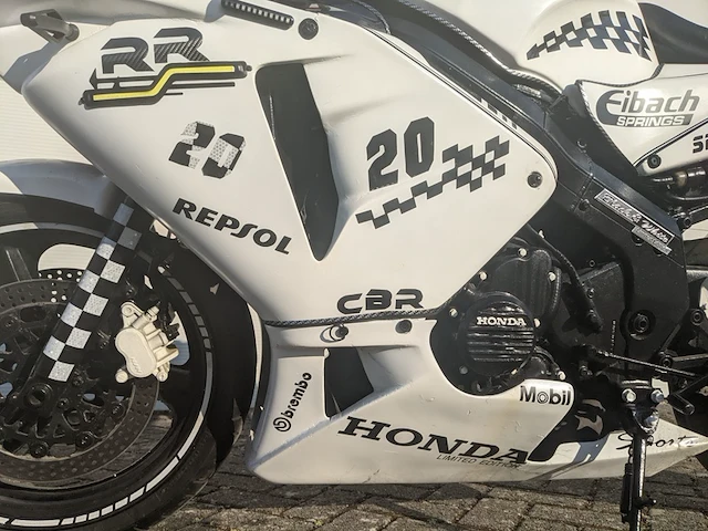 Motor honda, cbr 400 rr, bouwjaar 1990 - afbeelding 25 van  46