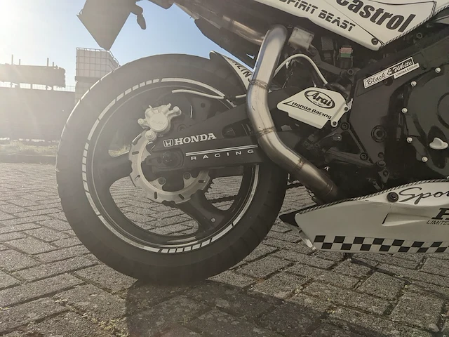 Motor honda, cbr 400 rr, bouwjaar 1990 - afbeelding 30 van  46