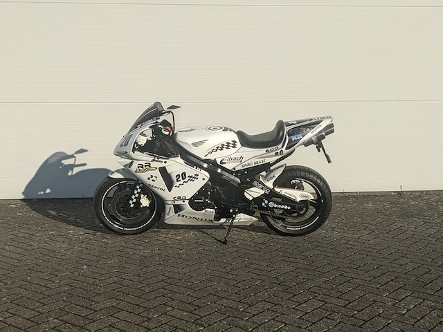 Motor honda, cbr 400 rr, bouwjaar 1990 - afbeelding 42 van  46