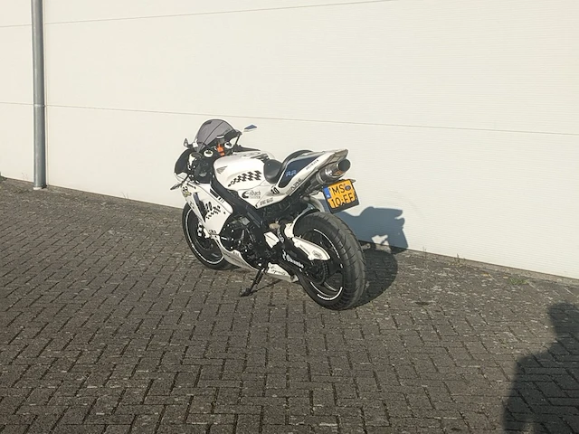 Motor honda, cbr 400 rr, bouwjaar 1990 - afbeelding 43 van  46