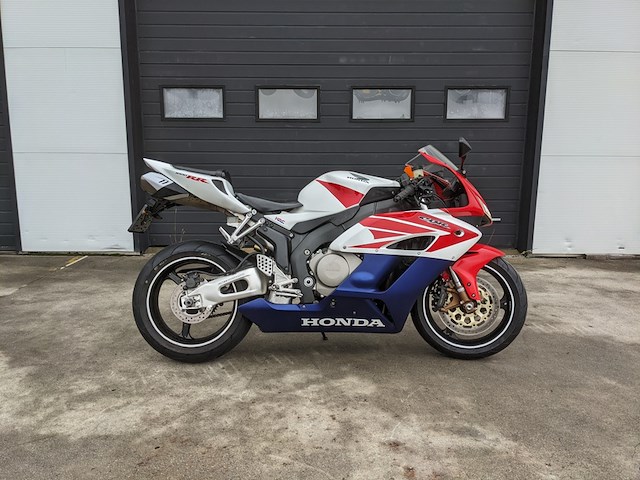 Motor honda, cbr1000rr, 2005 - afbeelding 66 van  69