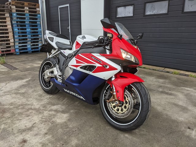 Motor honda, cbr1000rr, 2005 - afbeelding 69 van  69