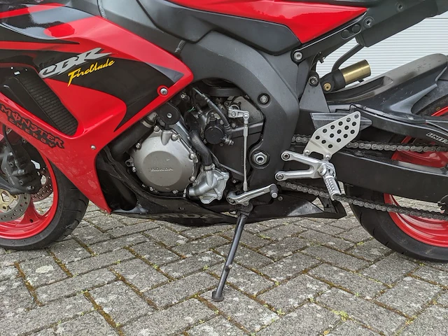 Motor honda, cbr1000rr, 2006 - afbeelding 24 van  51