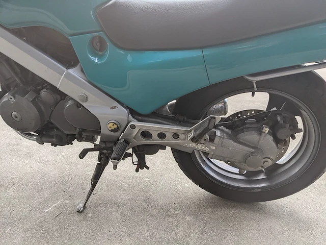 Motor, honda, ntv 650, 1996 - afbeelding 40 van  50