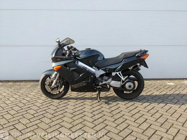 Motor honda, vfr800 fi rc46, bouwjaar 2001 - afbeelding 23 van  26