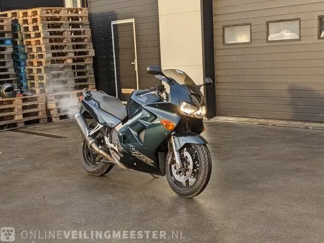 Motor honda, vfr800 fi rc46, bouwjaar 2001 - afbeelding 12 van  38