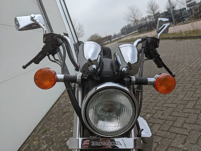 Motor honda, vt 700c shadow, 1986 - afbeelding 18 van  54