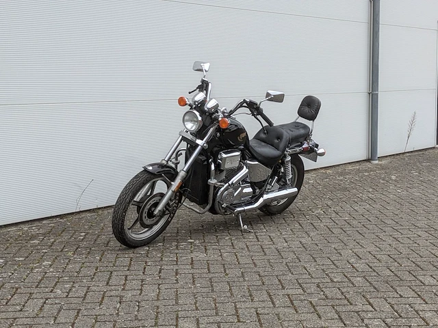 Motor honda, vt 700c shadow, 1986 - afbeelding 34 van  54