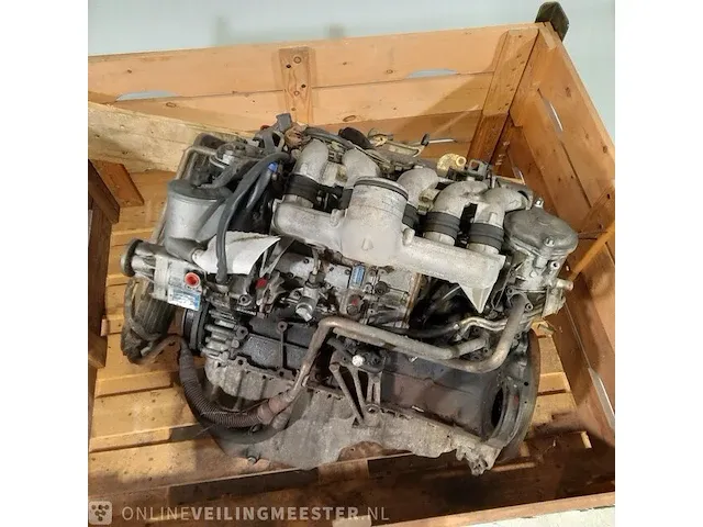 Motor in onderdelen mercedes-benz - afbeelding 2 van  7