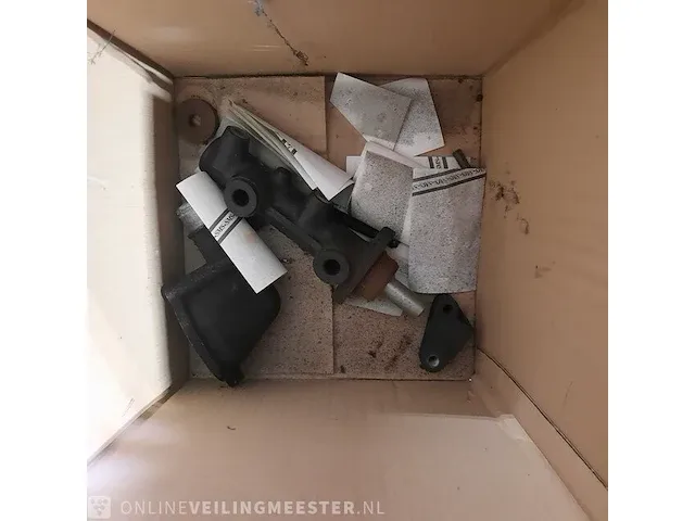 Motor in onderdelen mercedes-benz - afbeelding 4 van  12