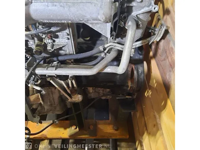 Motor in onderdelen mercedes-benz - afbeelding 2 van  11
