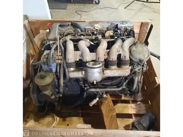 Motor in onderdelen mercedes-benz - afbeelding 7 van  11
