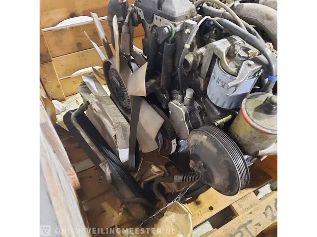 Motor in onderdelen mercedes-benz - afbeelding 10 van  11