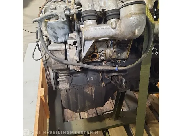 Motor in onderdelen mercedes-benz - afbeelding 3 van  14