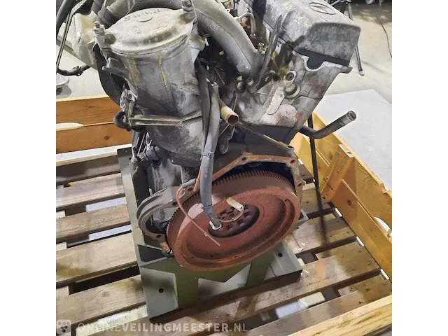 Motor in onderdelen mercedes-benz - afbeelding 5 van  14