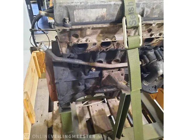 Motor in onderdelen mercedes-benz - afbeelding 13 van  14