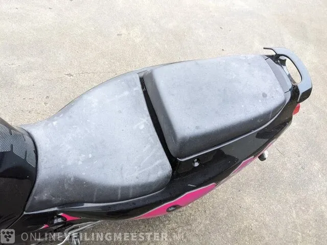 Motor kawasaki, zxr 750, bouwjaar 1993 - afbeelding 25 van  32