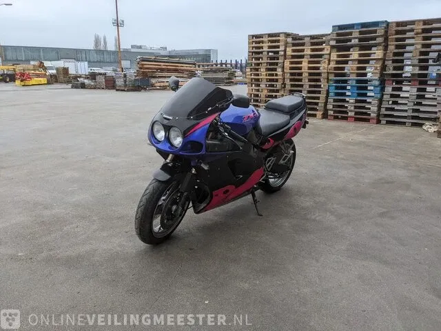 Motor kawasaki, zxr 750, bouwjaar 1993 - afbeelding 27 van  32