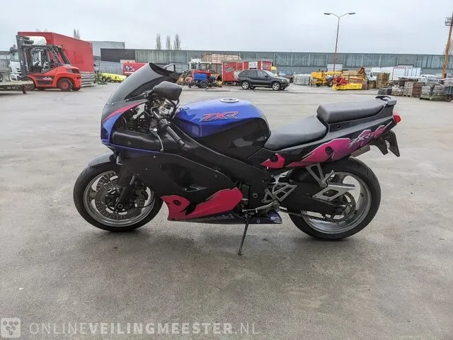 Motor kawasaki, zxr 750, bouwjaar 1993 - afbeelding 28 van  32