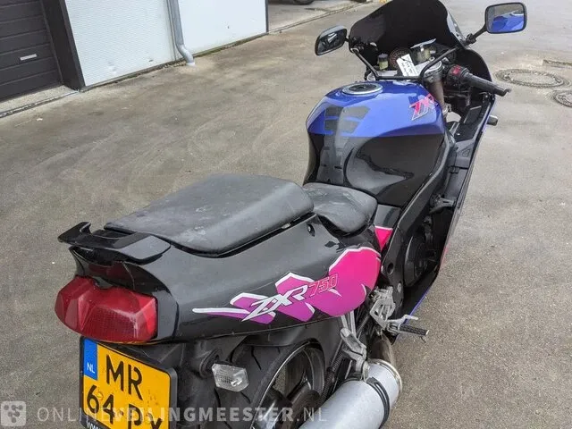 Motor kawasaki, zxr 750, bouwjaar 1993 - afbeelding 32 van  32