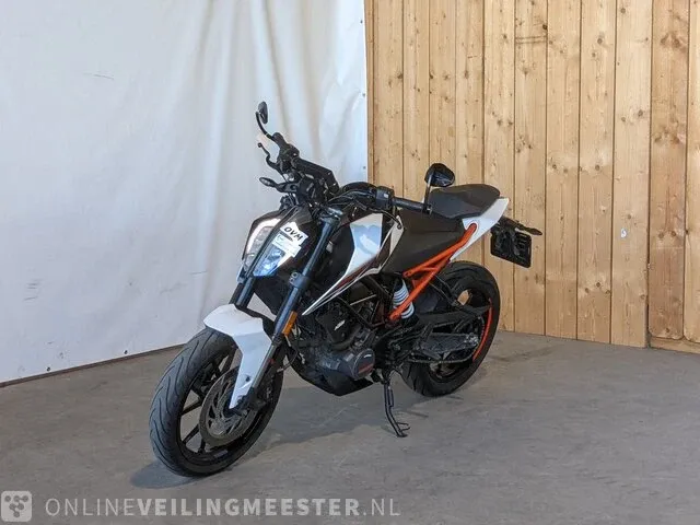 Motor ktm, 125 duke abs, bouwjaar 2019 - afbeelding 23 van  33
