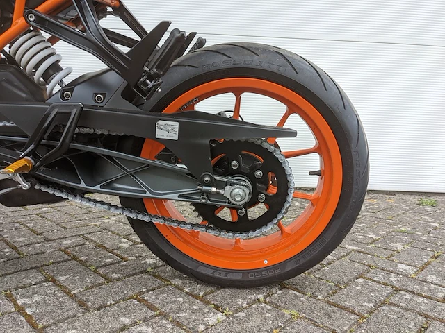 Motor ktm, rc 390, bouwjaar 2015 - afbeelding 20 van  51