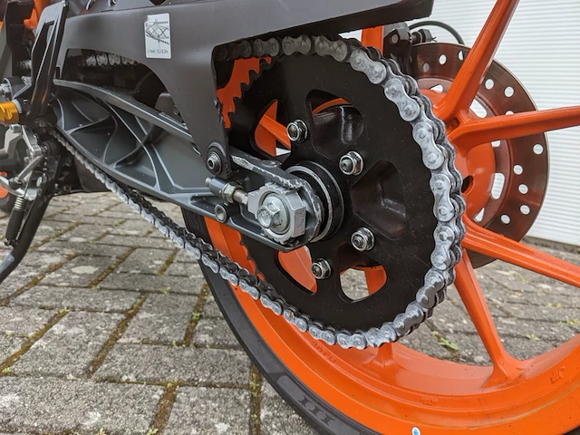 Motor ktm, rc 390, bouwjaar 2015 - afbeelding 24 van  51