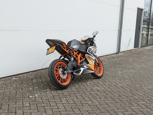 Motor ktm, rc 390, bouwjaar 2015 - afbeelding 50 van  51
