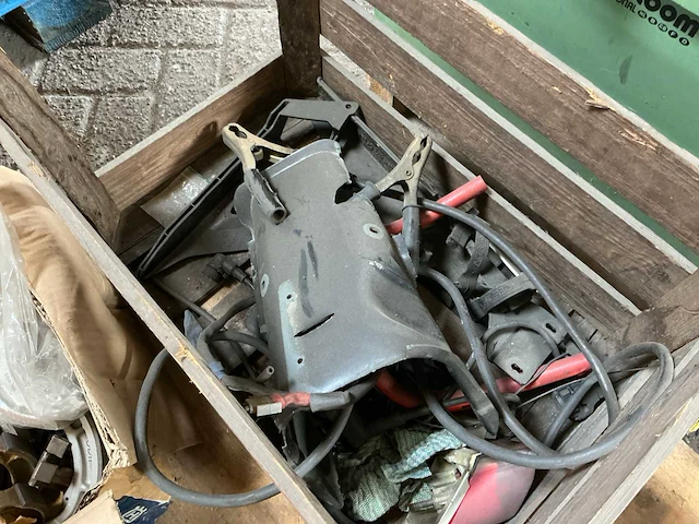 Motor onderdelen, naven, vering, startkabels, etc - afbeelding 7 van  8