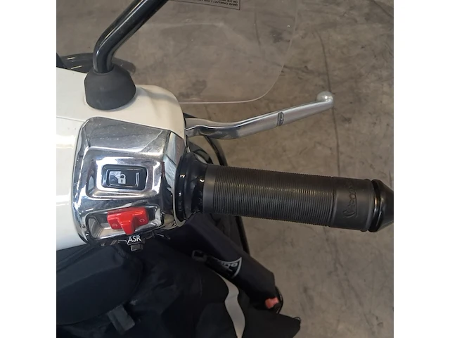 Motor scooter, piaggio, vespa gts 300, 2024 - afbeelding 5 van  25