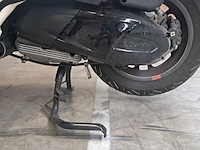 Motor scooter, piaggio, vespa gts 300, 2024 - afbeelding 13 van  25