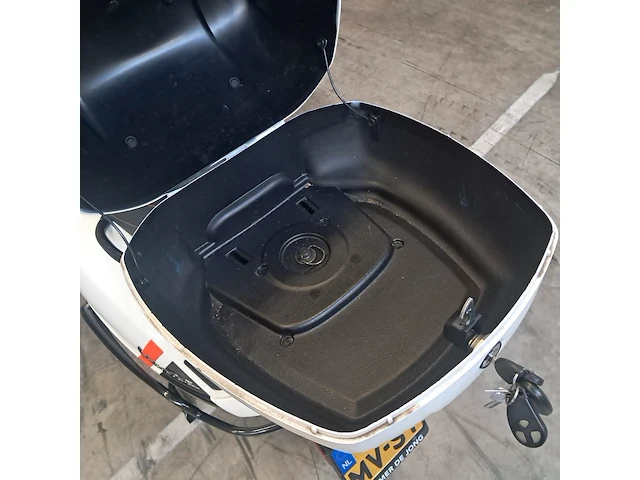 Motor scooter, piaggio, vespa gts 300, 2024 - afbeelding 17 van  25