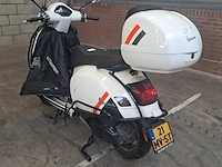 Motor scooter, piaggio, vespa gts 300, 2024 - afbeelding 23 van  25