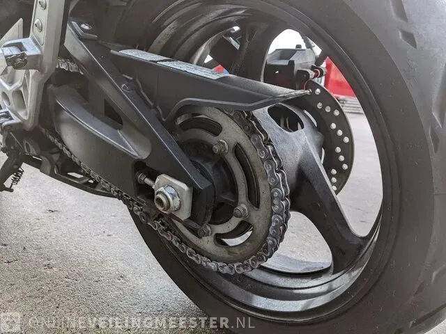 Motor suzuki, gsr 600, bouwjaar 2008 - afbeelding 14 van  35